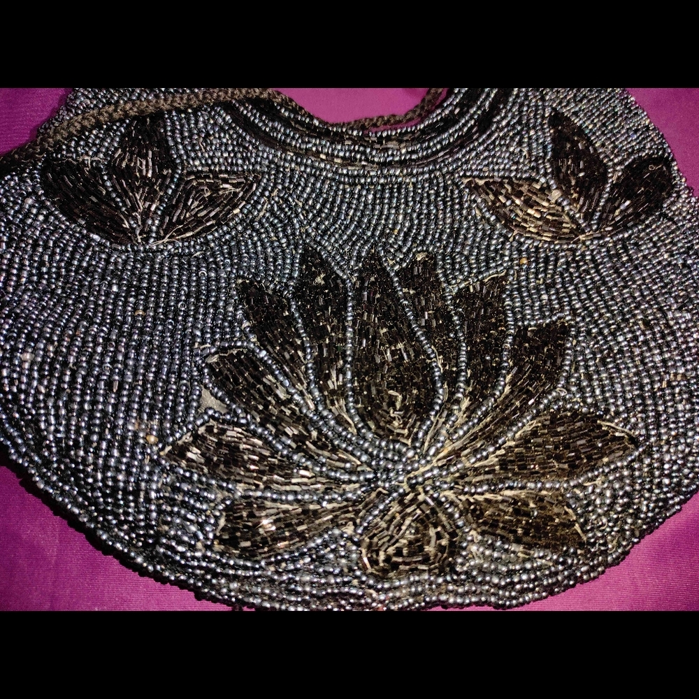 🖤Elegant Beaded Bag🖤 - Picture 3 of 6